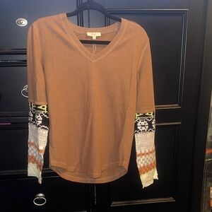 Easel Sm Warm Brown V-Neck Top ❤️